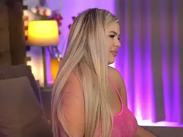 Stripchat Free Live Porn of SophieBoobsX