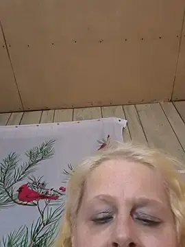 Stripchat Sex Cam of davisdesires@xh