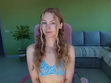 Stripchat Live Sex Cam of Cuddle_Cat