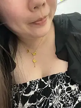 Stripchat Live Sex Cam of qinger2025