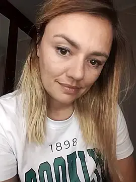 Stripchat Sex Cam of KrissSexi