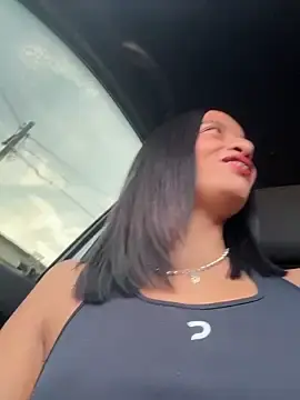 Stripchat Live Sex Cam of Laura_fernandezII