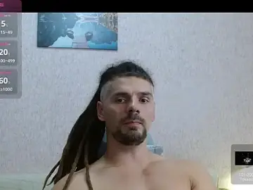 Stripchat Live Sex of Aestheticguy101