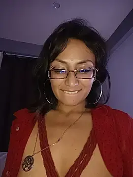 Stripchat Free Porn Cam of LucyCherry69