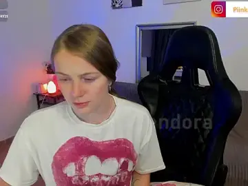 Stripchat Sex Cam of Piinkpandora
