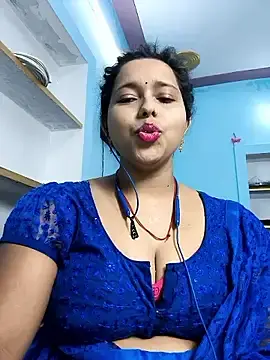 Stripchat Live Sex Cam of Sex_queen_nelam