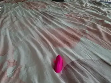 Stripchat Free Live Porn of Hey_Kris
