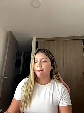 Stripchat Nude Webcam of lunablossom_