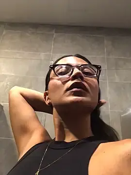 Stripchat Live Sex Cam of Gia_Mazzon