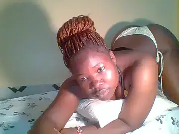 Stripchat Live Sex Cam of Sexynaughtybeb