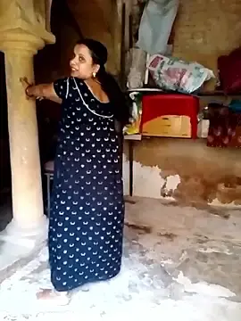 Stripchat Adult Webcams of anushkabhabhi