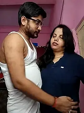 Stripchat Free Porn Cam of anushkabhabhi