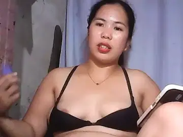 Stripchat Adult Webcam of pinaysinglemommm