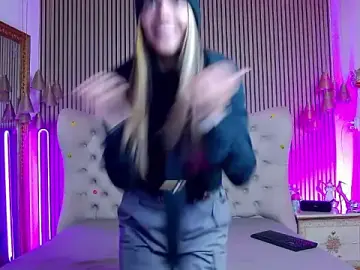 Stripchat Live Sex Cam of PlayfulShow