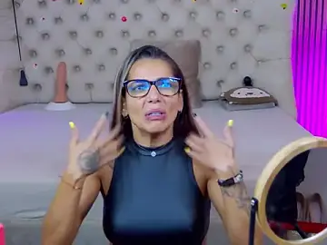 Stripchat Adult Webcam of PlayfulShow