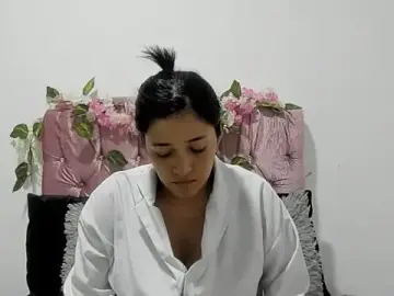 Stripchat Free Live Porn of ivy_moon05