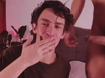 Stripchat Sex Cam of 2gays_1Str8