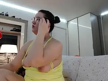 Stripchat Live Sex Cam of ILoveToFeelU