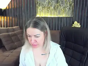 Stripchat Free Live Porn of Anna_Snows