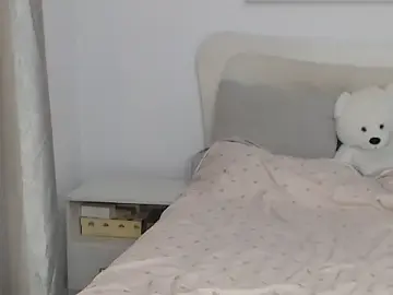 Stripchat Sex Cam of naughtymommy666