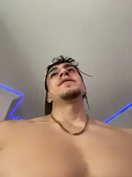 Stripchat Sex Cam of strongboy_