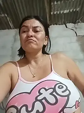 Stripchat Free Porn Cam of Horny-Mommy-Dirty