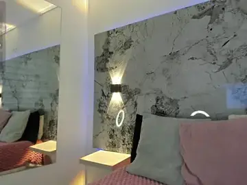 Stripchat Free Porn Cam of LIZ_HOLMES