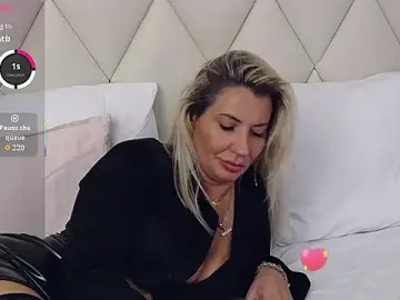 Stripchat Live Sex Cam of GinaBear