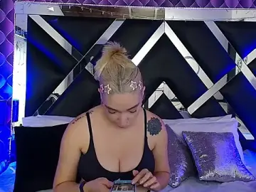 Stripchat Live Sex Cam of victoriaa_lee_