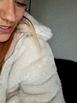 Stripchat Best live sex cam show of SlimBellaa