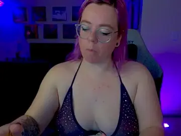 Stripchat Adult Webcam of KiraSpitQueen