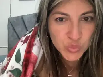 Stripchat Free Porn Cam of LunaBeya