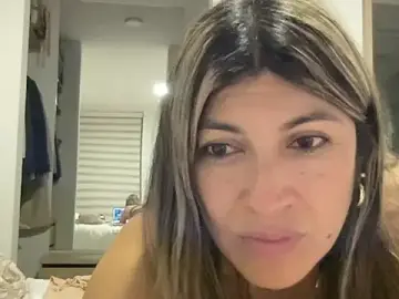 Stripchat Sex Cam of LunaBeya