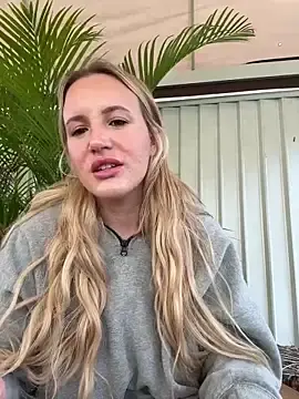 Stripchat Sex Cam of isisxoxx