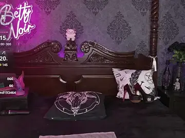 Stripchat Nude Webcam of BettyNoir