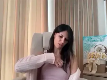 Stripchat Sex Cam of InjaAtHome