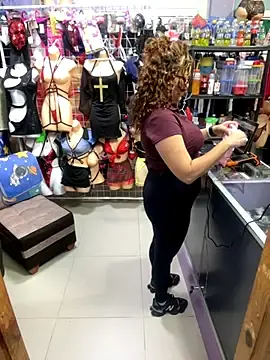 Stripchat Live Porn of ROSALIASEXSHOP