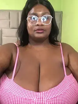 Stripchat Free Porn Cam of bustytitsxxx