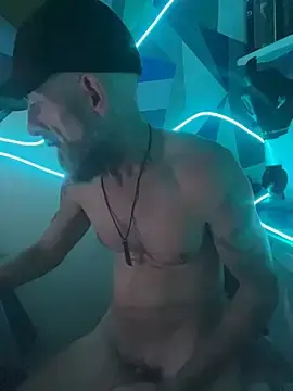 Stripchat Watch Live Sex Cams of HandyBro