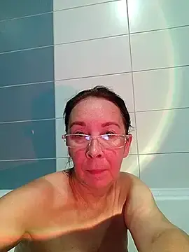 Stripchat Free Live Porn of Celine_Faer1