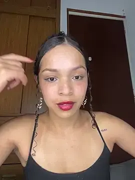 Stripchat Adult Webcam of Yasmin777_
