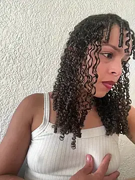 Stripchat Watch Live Sex Cams of Yasmin777_