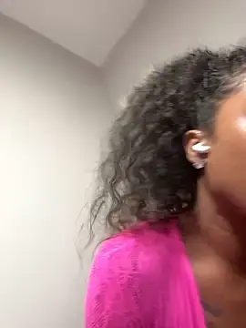 Stripchat Free Porn Cam of mismialove