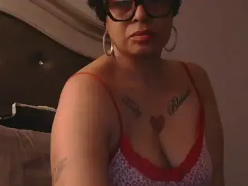 Stripchat Live Sex Cam of MSweetLindaParks