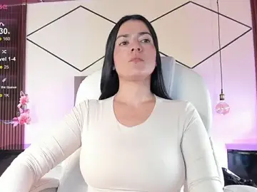 Stripchat Live Sex Cam of BellaClaiir