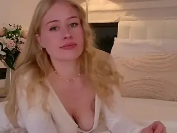 Stripchat Live Sex of JuliaJaee