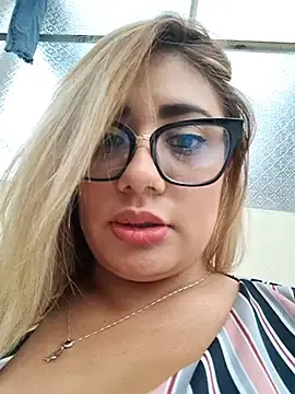 Stripchat Watch Live Sex Cams of Luna--95