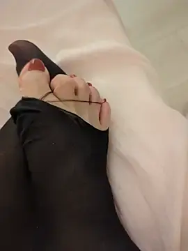 Stripchat Free Porn Cam of charmingdemon0701