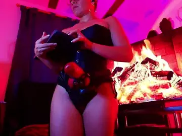 Stripchat Live Sex of MistressSlut1
