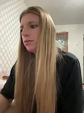 Stripchat Free Porn Cam of adel_secret